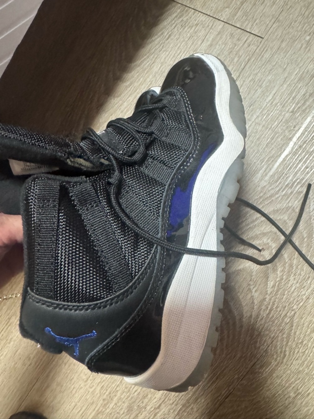 Nike Kids Black and Royal Blue Low-Top Sneakers